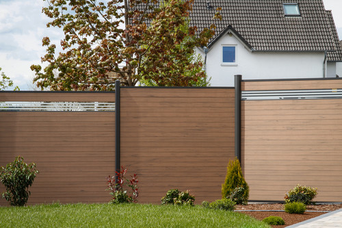 SYSTEM WPC Mandel mit Dekorprofilen DELTA aus Glas SYSTEM WPC Mandel mit Dekorprofilen DELTA aus Glas