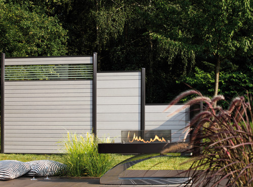 SYSTEM WPC Grau mit Dekorleiste DELTA aus Glas SYSTEM WPC Grau mit Dekorleiste DELTA aus Glas