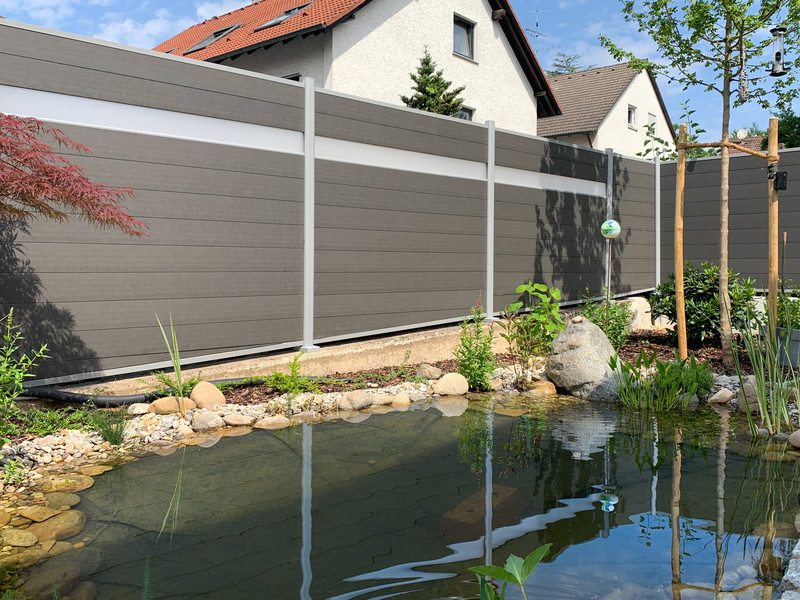 SYSTEM Zäune Sichtschutzzäune aus WPC, Alu, Keramik & Glas