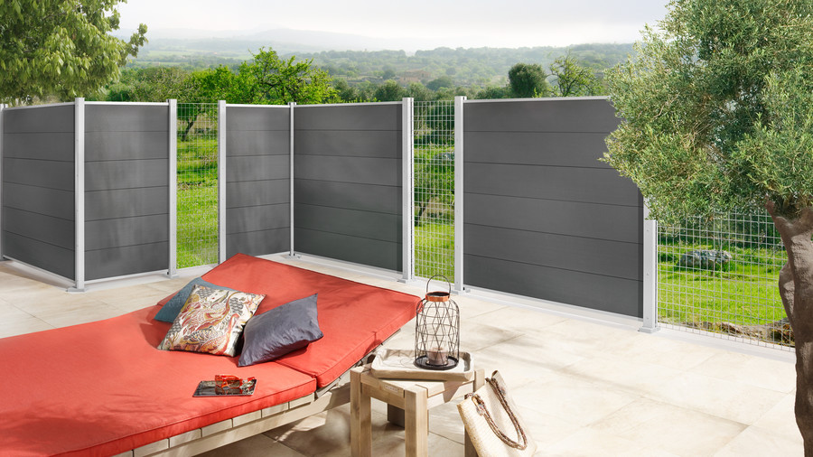 SYSTEM Sichtschutz WPC XL Anthrazit mit Stabgittern und Klemmpfosten in silber